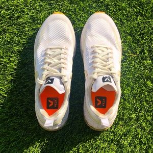 USED Women’s Veja Condor!!!